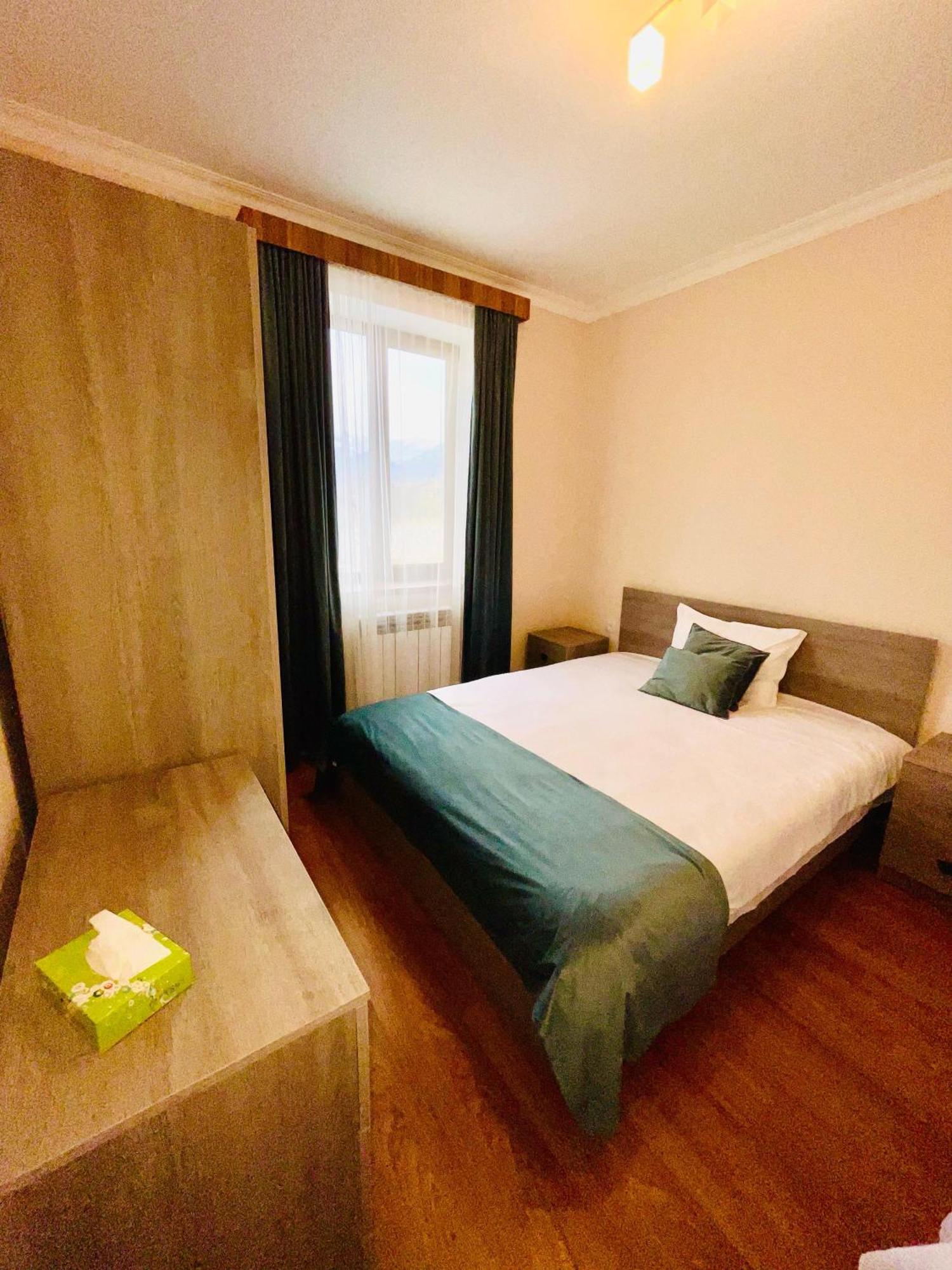 Zartonq Hotel Tat'ev Bilik gambar